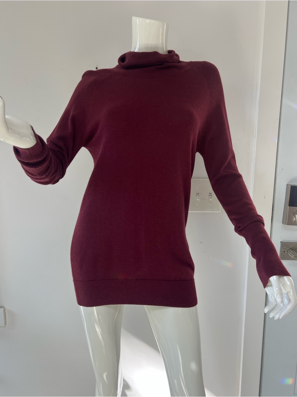 Wilfred Cashmere Silk Knit sweater Deep Wine Turtleneck
